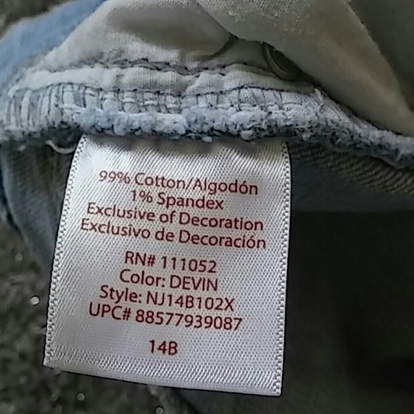 No boundaries Distress Denim Shorts - Picture 6 of 8